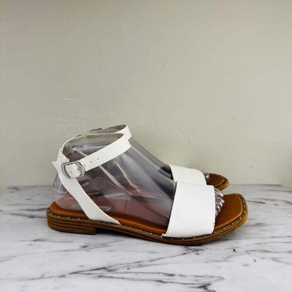 Steve Madden White Slip On Flat Sandals Women’s Size 7.5 - Picture 4 of 9